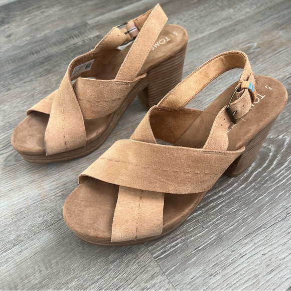 Tom’s criss cross chunky platform heels - Picture 7 of 11